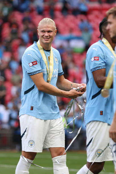 于俱乐部间 于俱乐部间